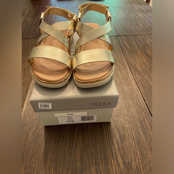 Flexx Shea Curtis Sandals - Picture 1 of 3